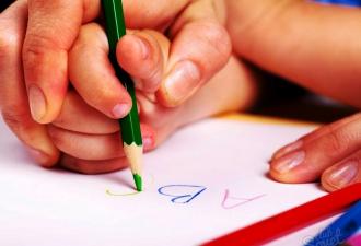 Почему у ребенка плохой почерк